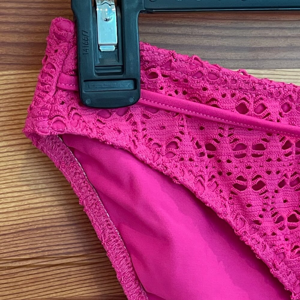 Rasberry Pink Crochet Bikini Bottoms - Women's Small - EUC - Picture 3 of 8